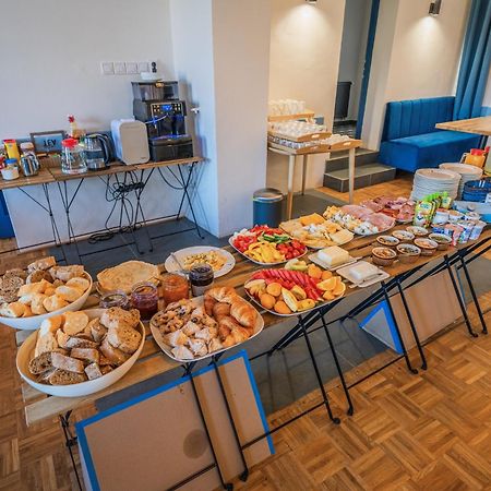 Naturalni Vinarstvi Tomas Krizek, Penzion Dvorek Dolní Dunajovice Buitenkant foto